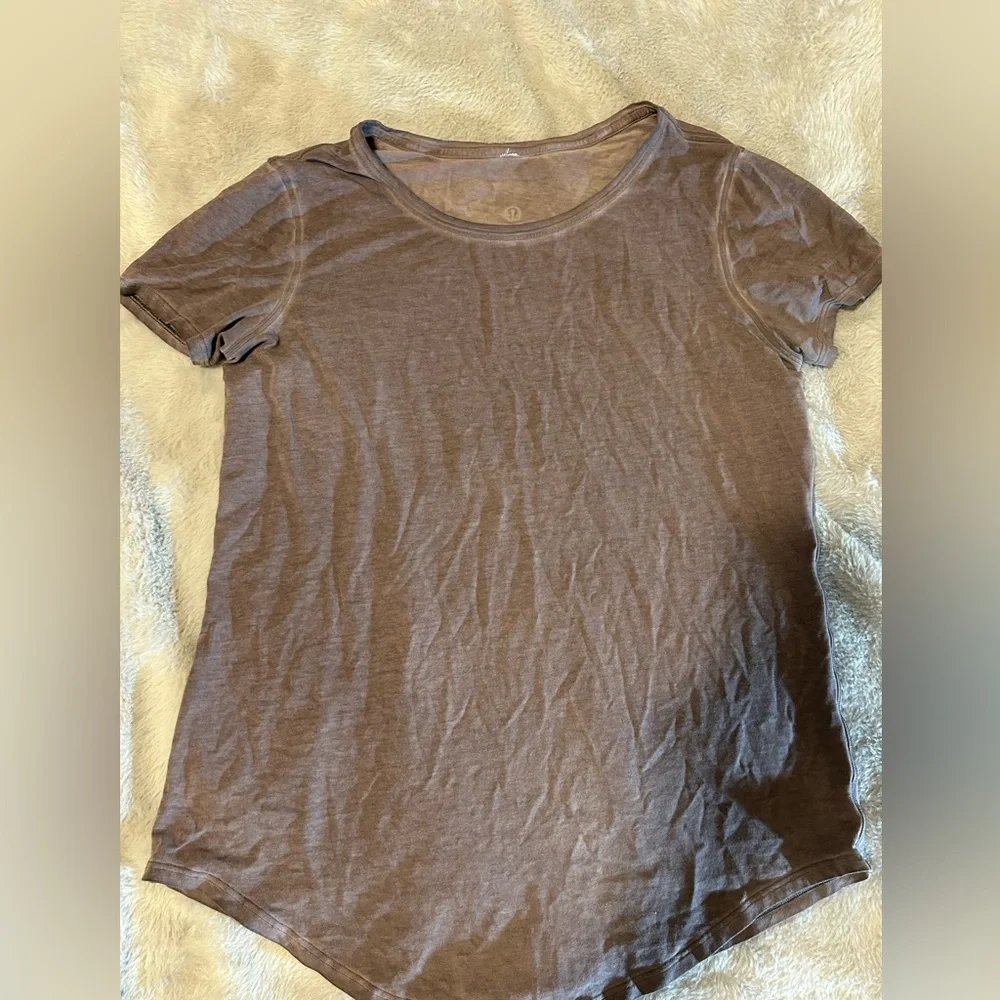 Lululemon tshirt - Picture 1 of 3